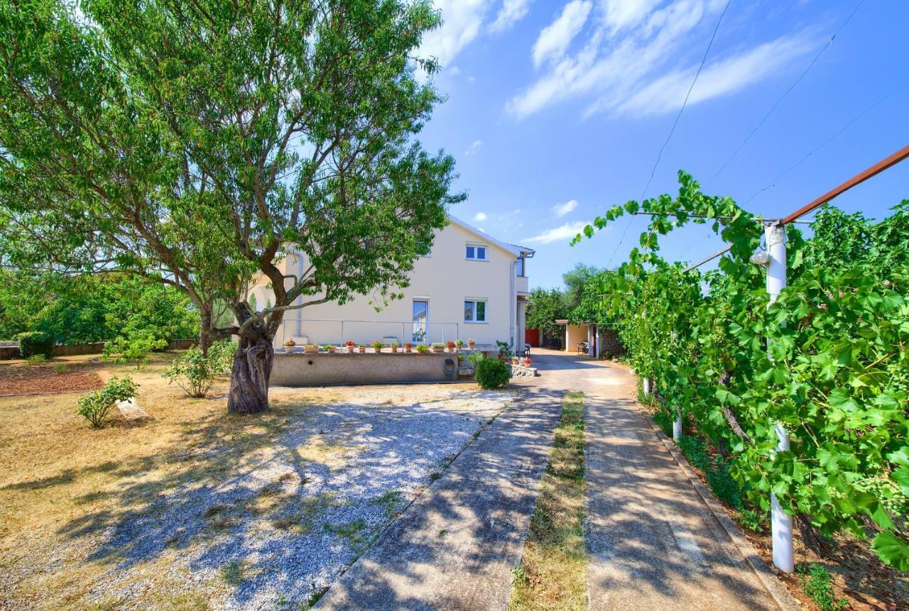 Apartment Lipovac Malinska Exterior foto